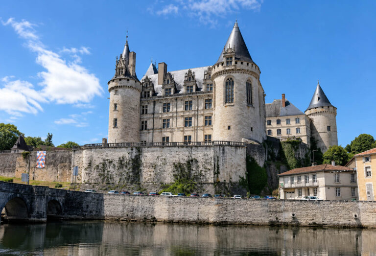 chateau de rochefoucauld charente 768x523